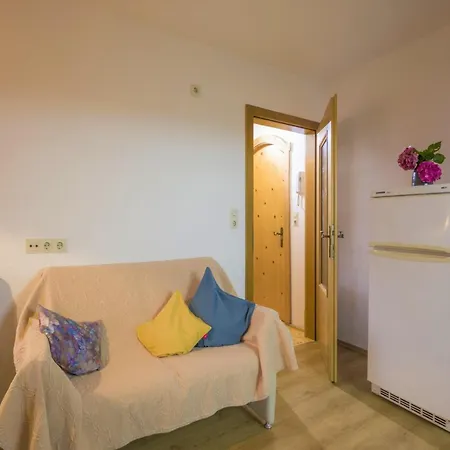 Apartment In Fuegen Near Hochzillertal Skiing, Cleaning Included Apartment *